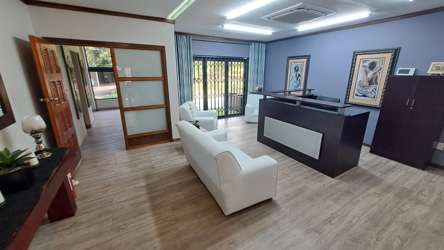 5 Bedroom Property for Sale in Langenhovenpark Free State